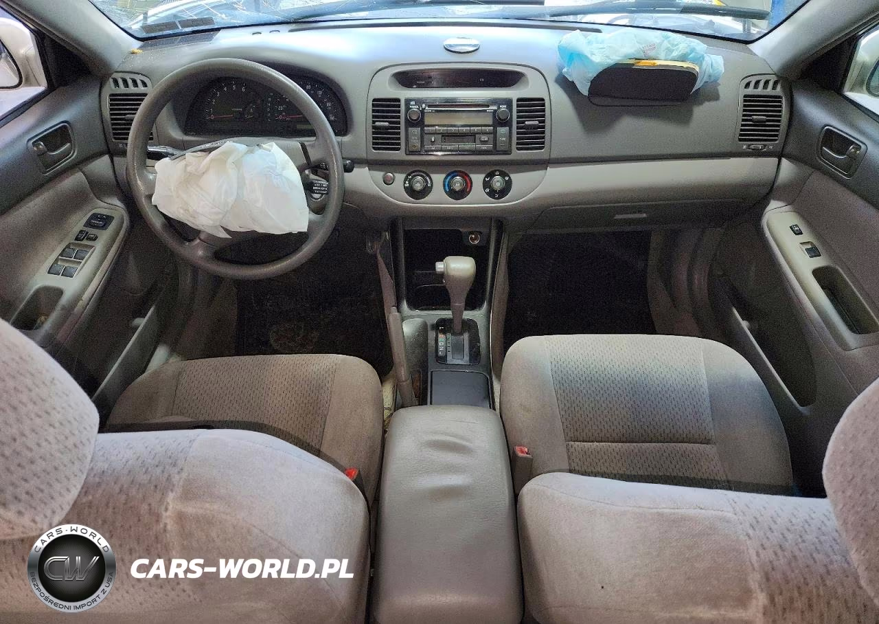 2002 Toyota Camry Le VIN:4T1BE32K72U046197 - 8