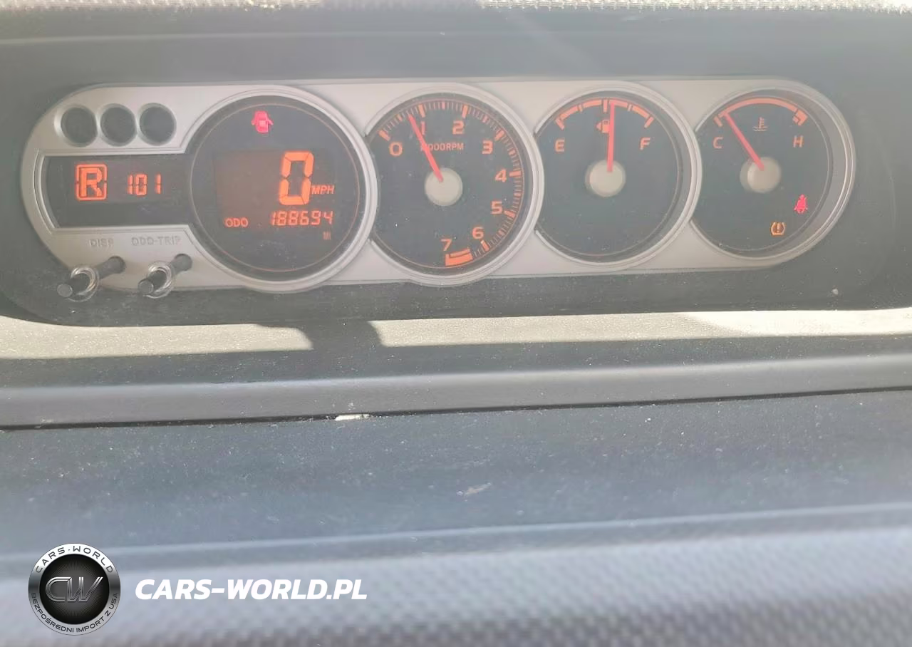 2008 Toyota Scion Xb VIN:JTLKE50E881014127 - 9