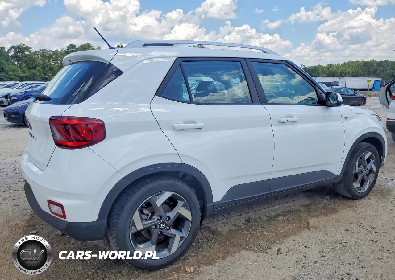 2025 Hyundai Venue Sel VIN:KMHRC8A34SU405422 - 3