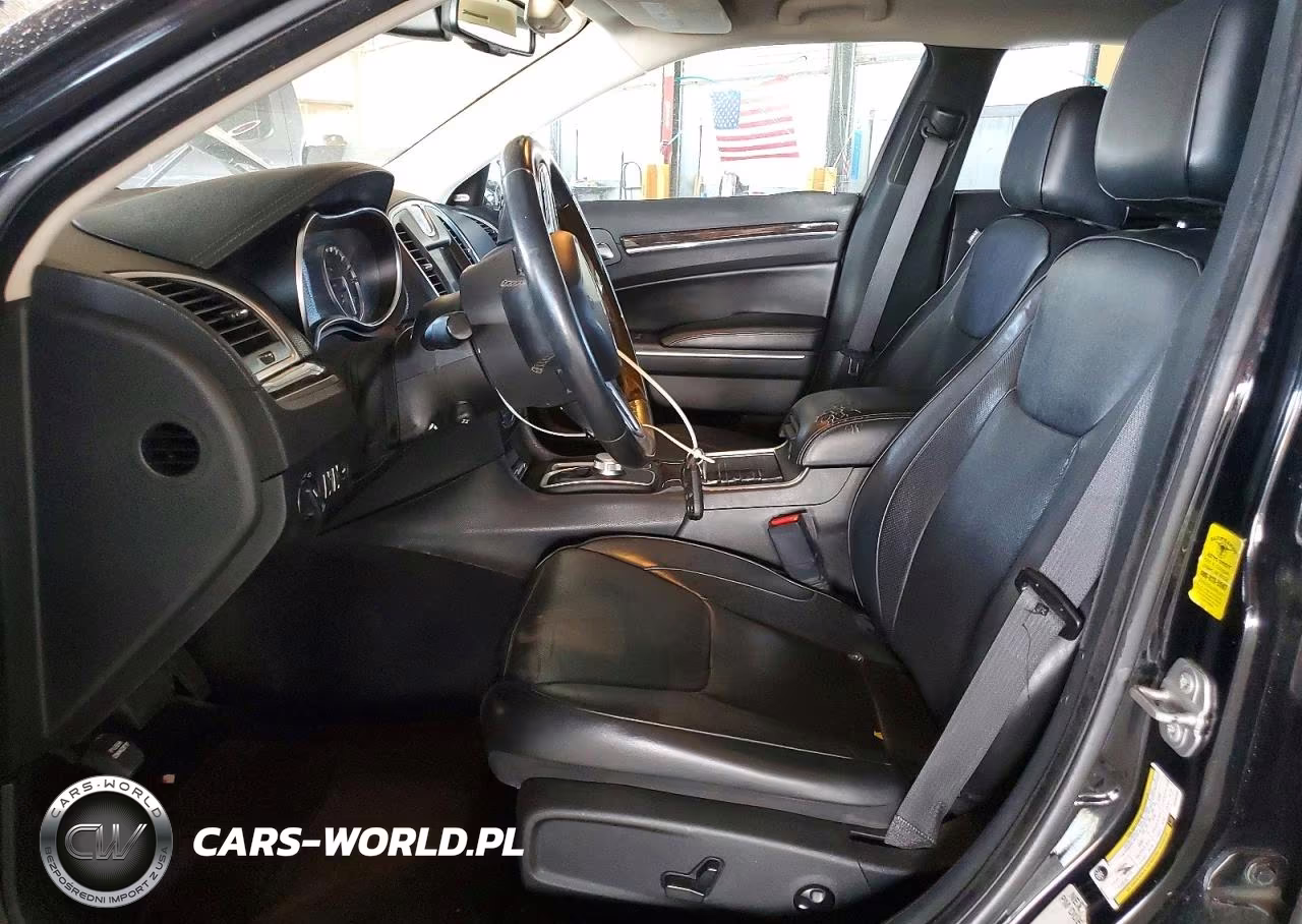 2018 Chrysler 300 Limited VIN:2C3CCAKG4JH250489 - 7