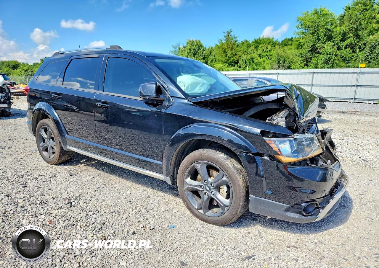 2019 Dodge Journey Crossroad VIN:3C4PDDGGXKT785307 - 4