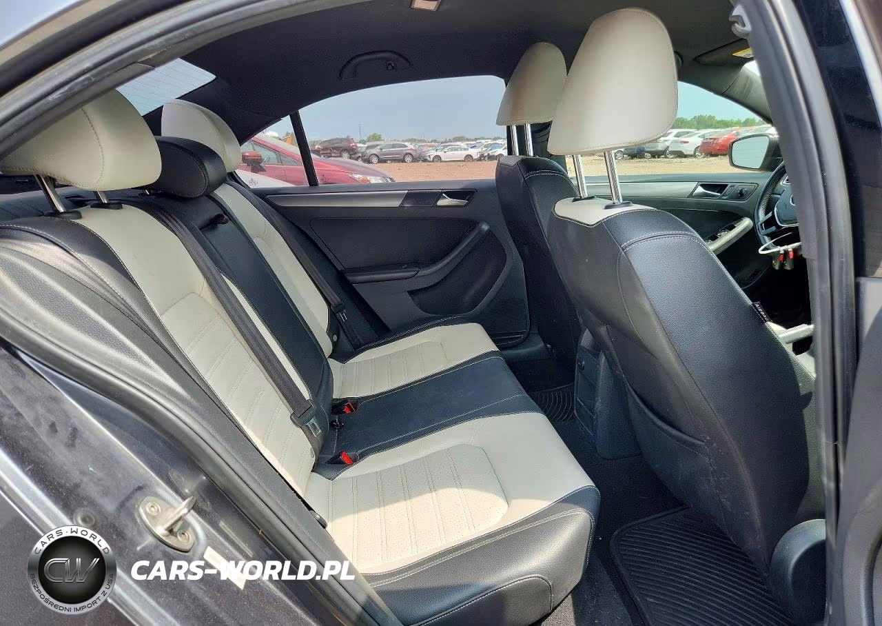 2016 Volkswagen Jetta Sport VIN:3VWD17AJ6GM284091 - 10