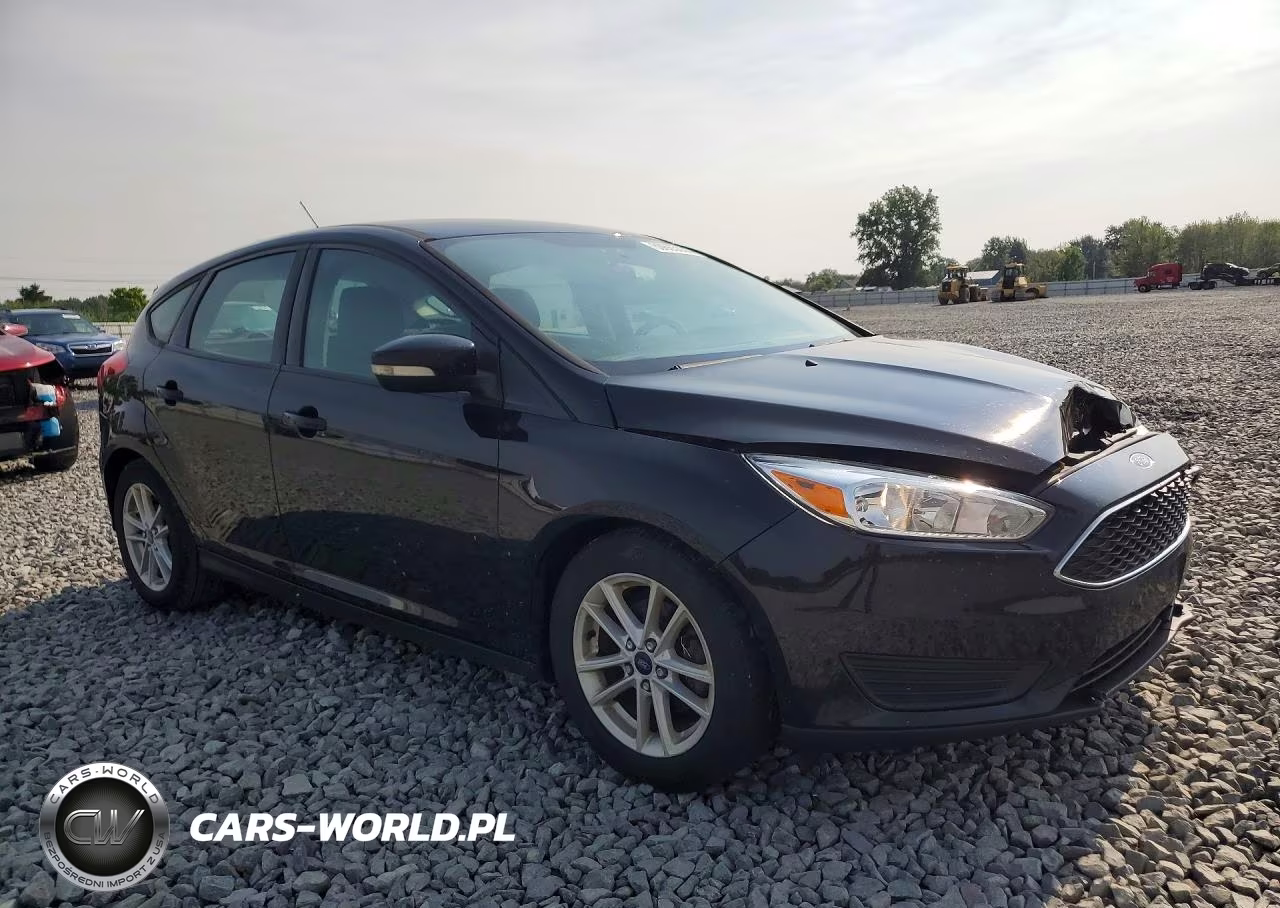 2018 Ford Focus Se VIN:1FADP3K20JL282286 - 4