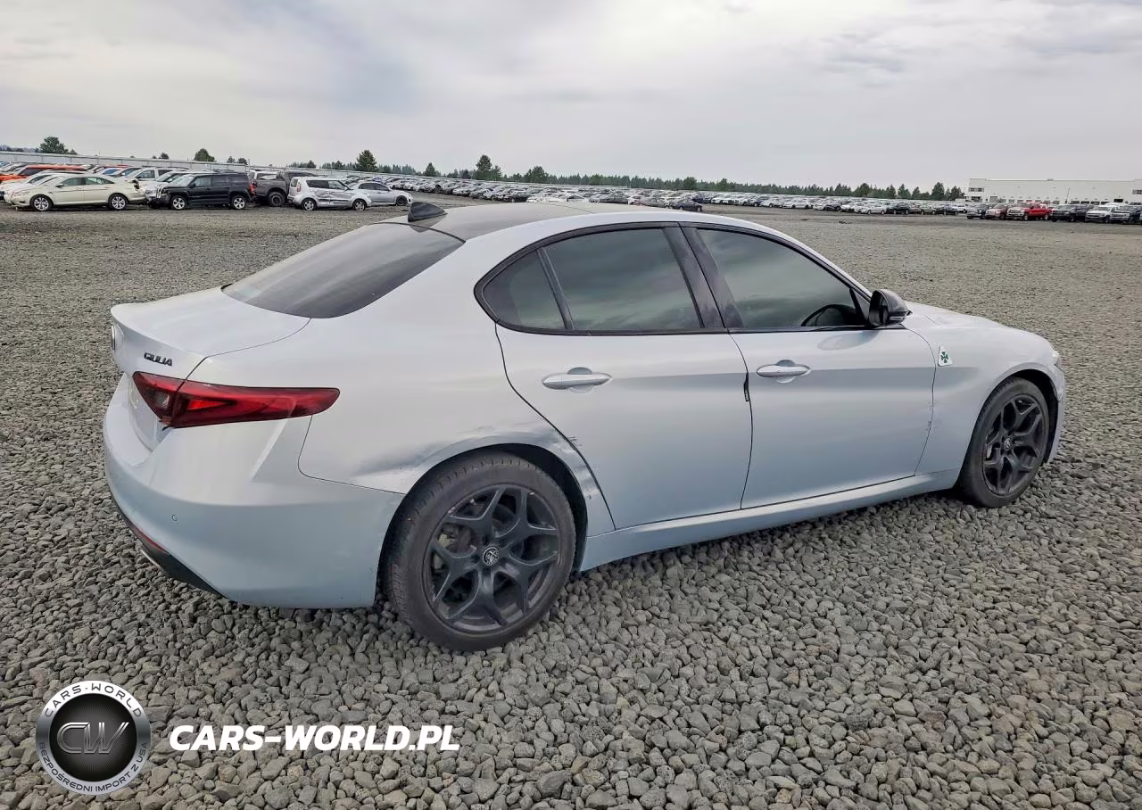 2021 Alfa Romeo Giulia Sport VIN:ZARFANAN9M7641259 - 3