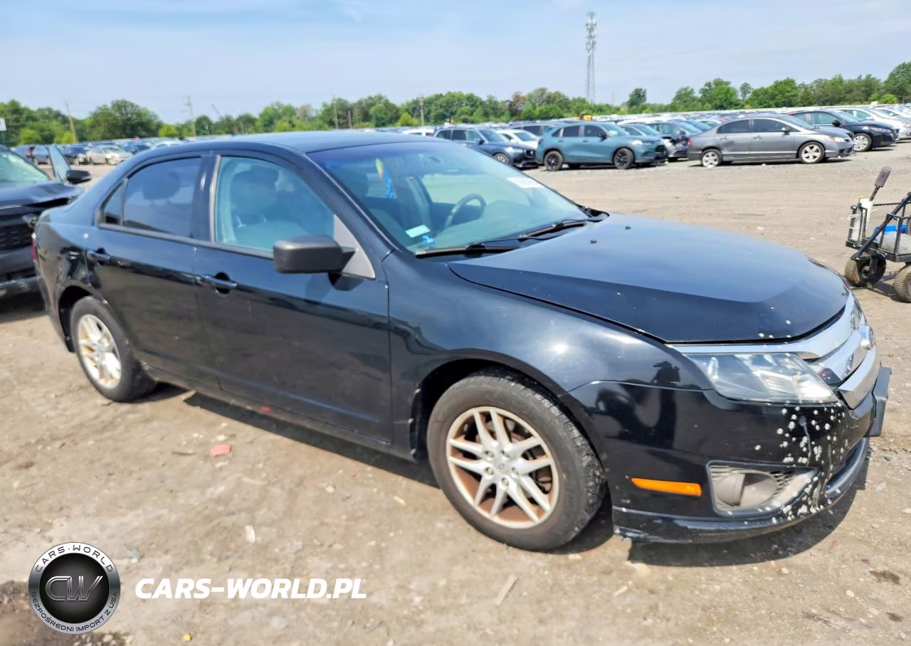 2012 Ford Fusion S VIN:3FAHP0GA6CR118741 - 4