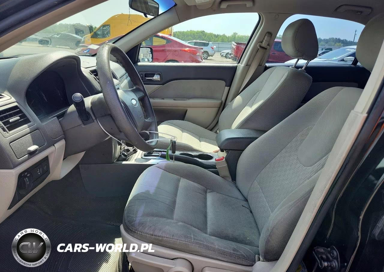 2012 Ford Fusion S VIN:3FAHP0GA6CR118741 - 7