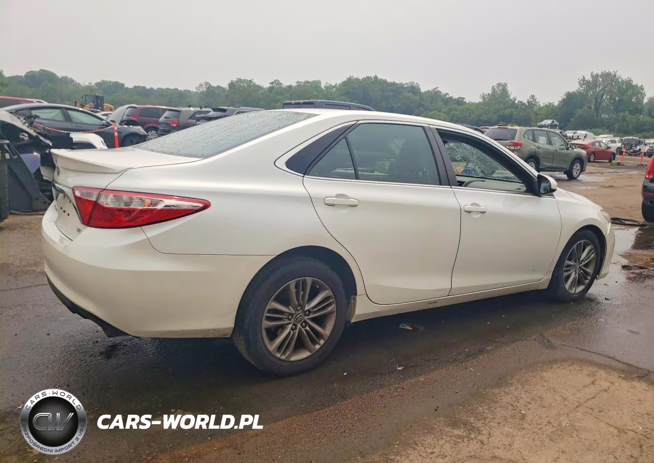 2016 Toyota Camry Se VIN:4T1BF1FK9GU158955 - 3
