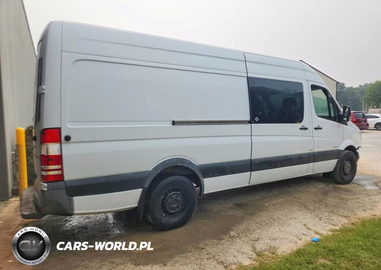 2014 Mercedes-Benz Sprinter 2500 Delivery Van VIN:WD3PE8DC4E5823781 - 3