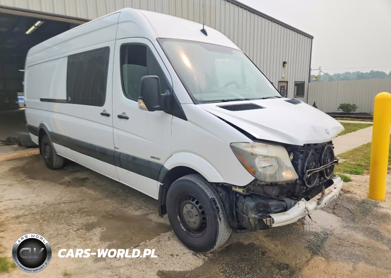 2014 Mercedes-Benz Sprinter 2500 Delivery Van VIN:WD3PE8DC4E5823781 - 4