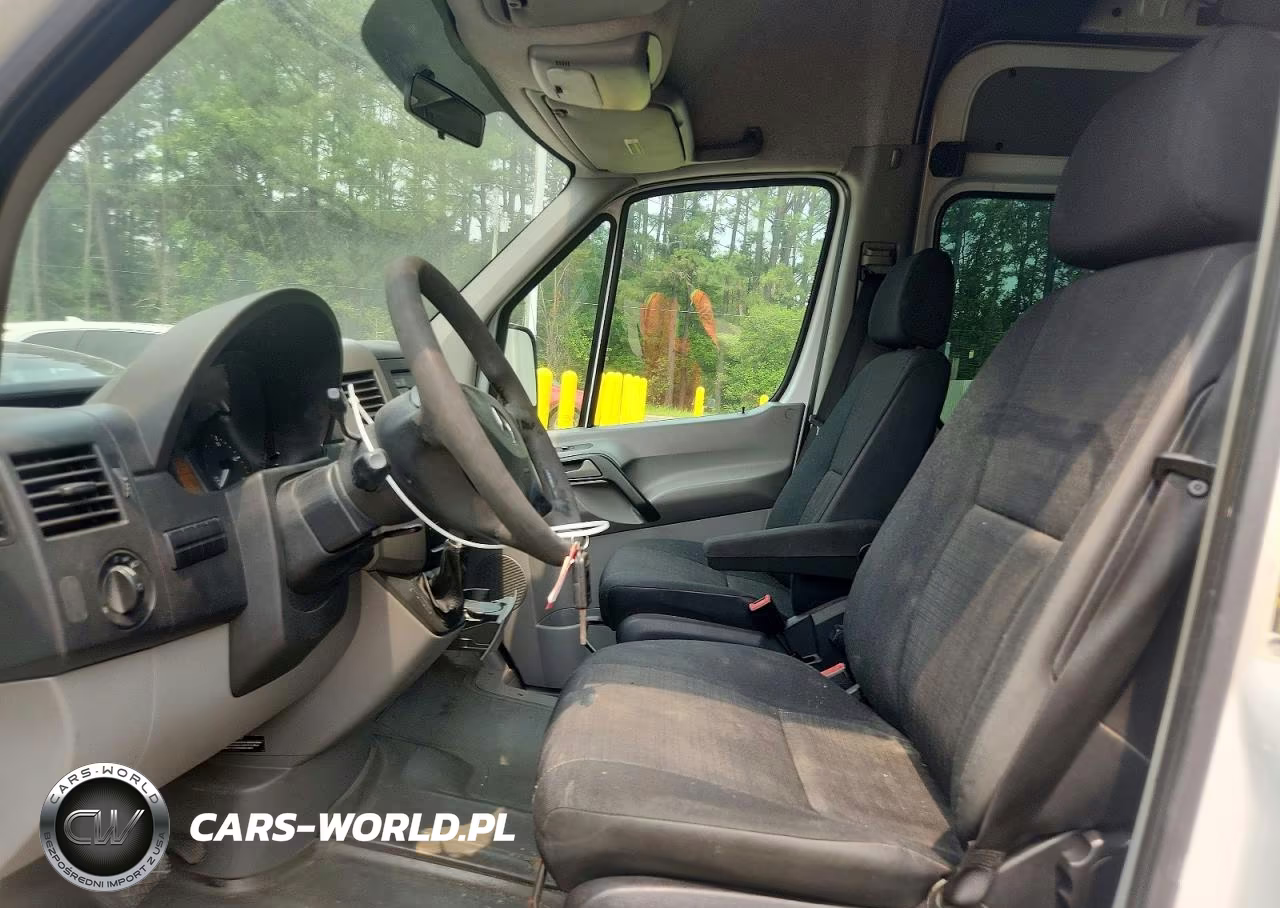 2014 Mercedes-Benz Sprinter 2500 Delivery Van VIN:WD3PE8DC4E5823781 - 7