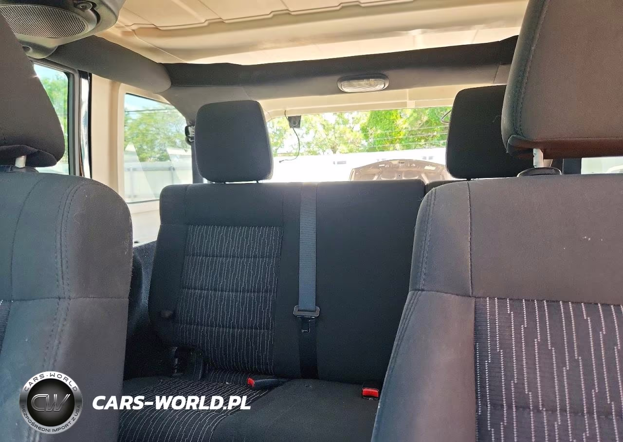 2011 Jeep Wrangler Unlimited Sahara VIN:1J4BA5H17BL616158 - 10