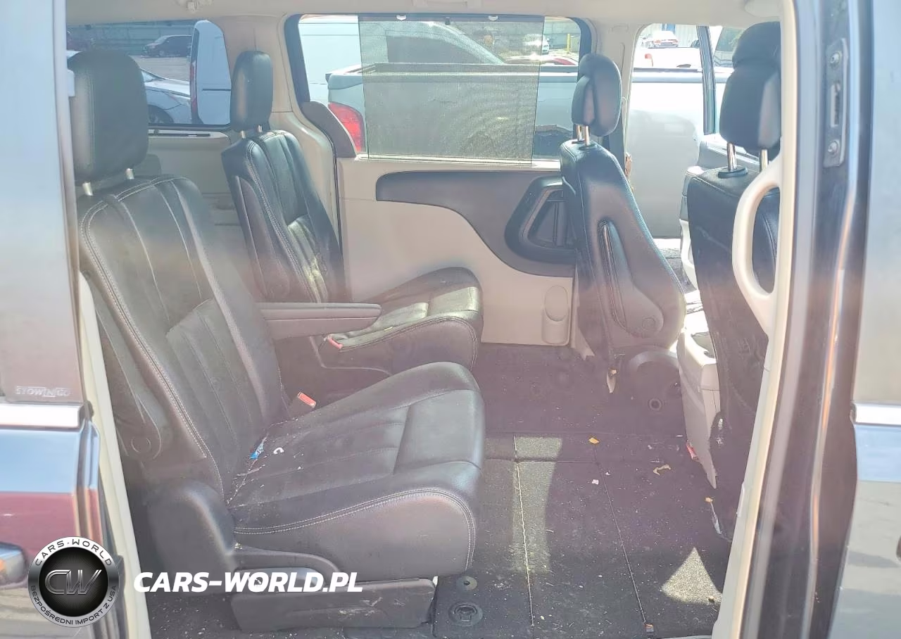 2013 Chrysler Town & Country Touring VIN:2C4RC1BG1DR777264 - 11