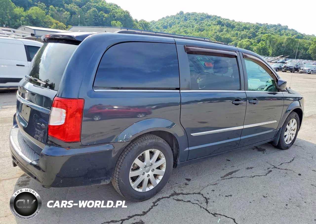 2013 Chrysler Town & Country Touring VIN:2C4RC1BG1DR777264 - 3