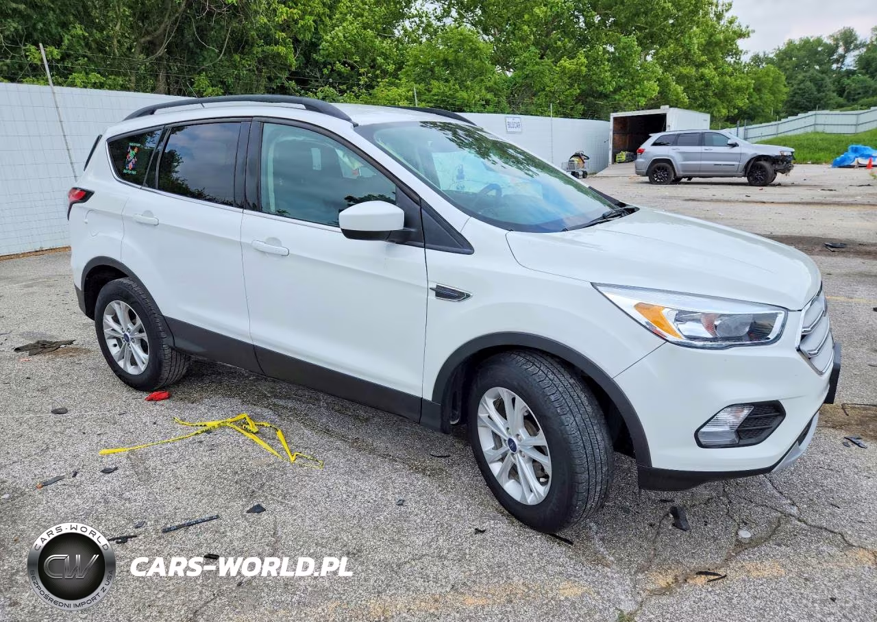 2018 Ford Escape Se VIN:1FMCU0GD1JUC59631 - 4