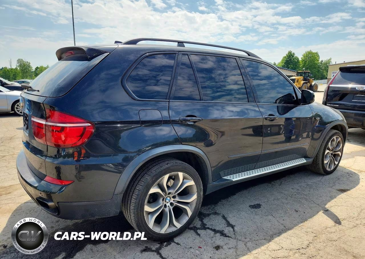 2013 BMW X5 xDrive50I VIN:5UXZV8C55D0C15993 - 3