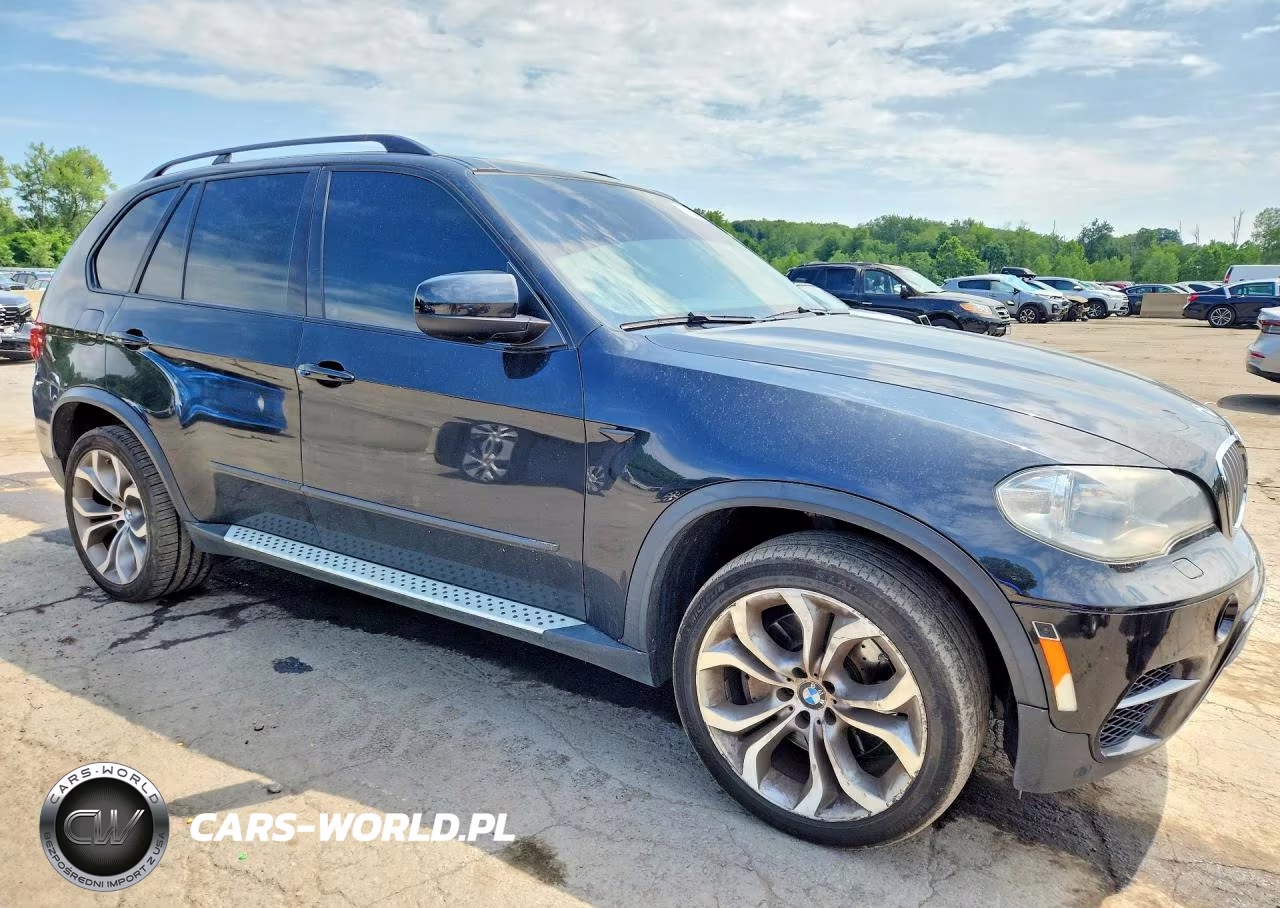2013 BMW X5 xDrive50I VIN:5UXZV8C55D0C15993 - 4