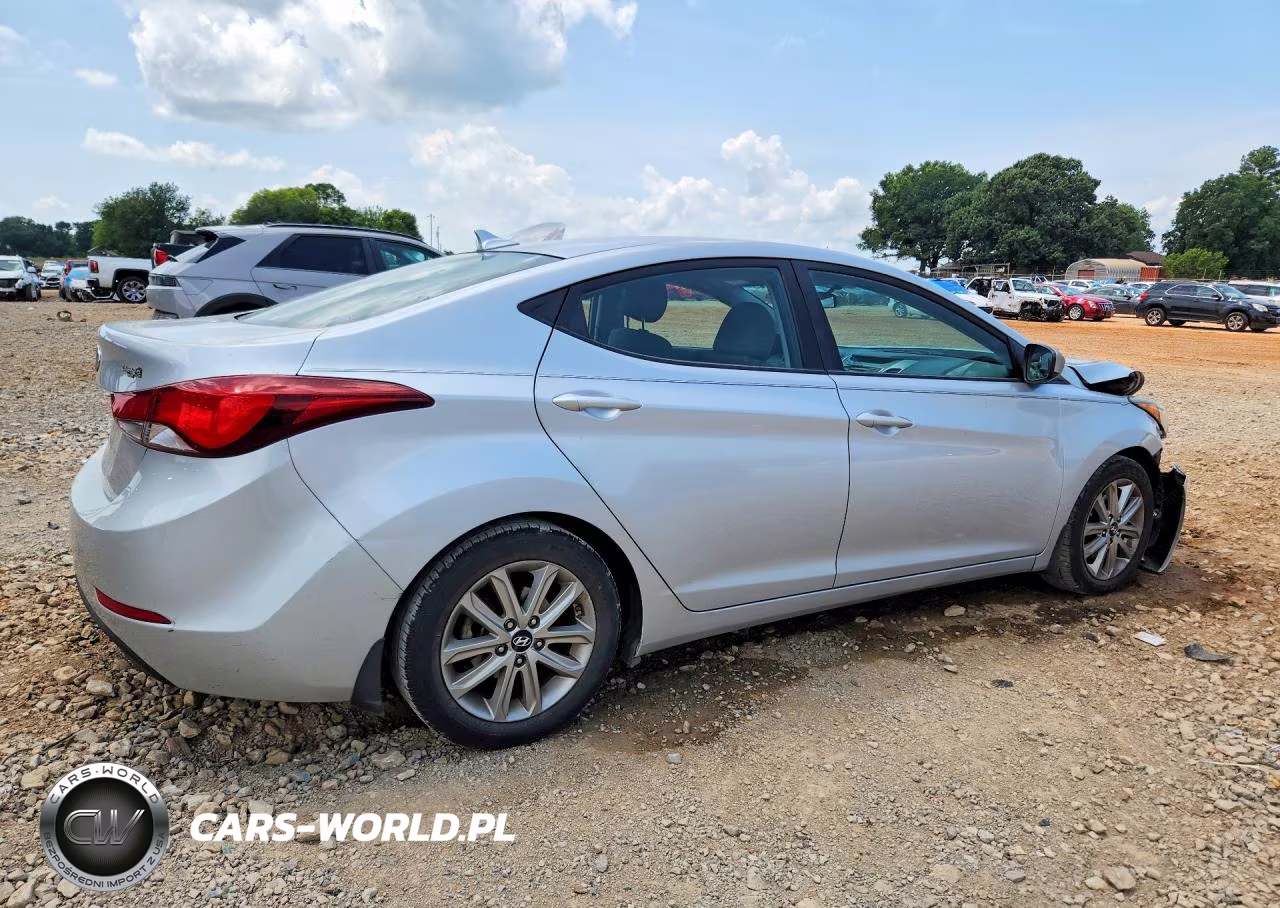 2014 Hyundai Elantra Se VIN:5NPDH4AE2EH523493 - 3