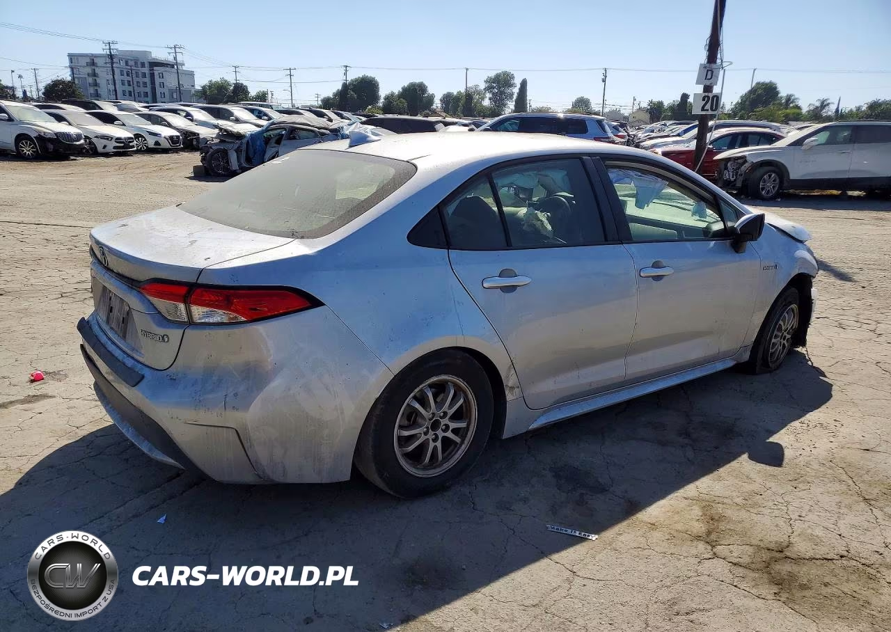 2020 Toyota Corolla Le VIN:JTDEBRBE4LJ002393 - 3