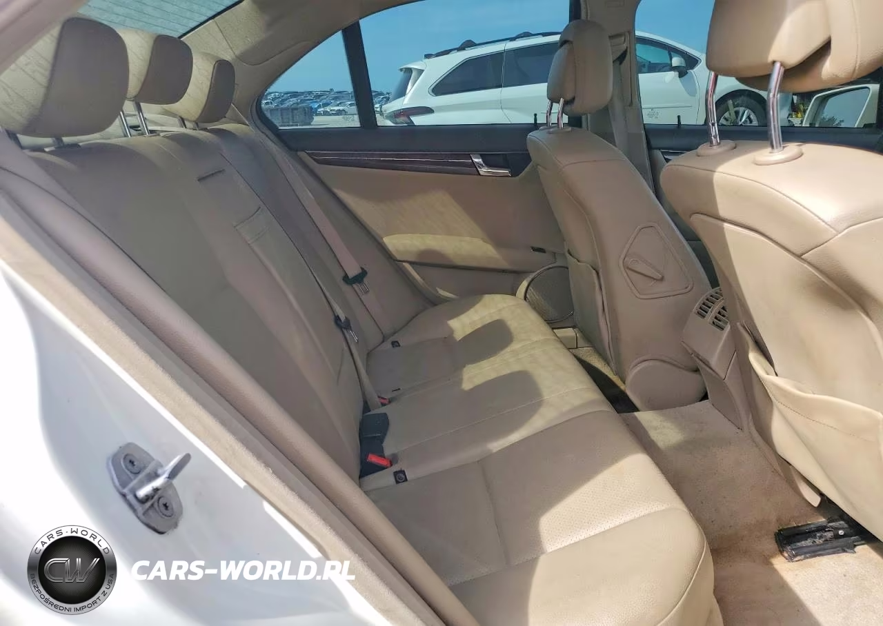 2011 Mercedes-Benz C 300 VIN:WDDGF5EBXBA509021 - 10