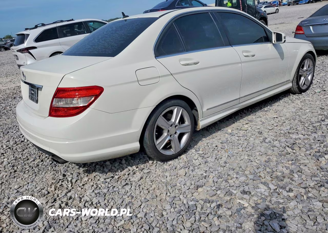 2011 Mercedes-Benz C 300 VIN:WDDGF5EBXBA509021 - 3