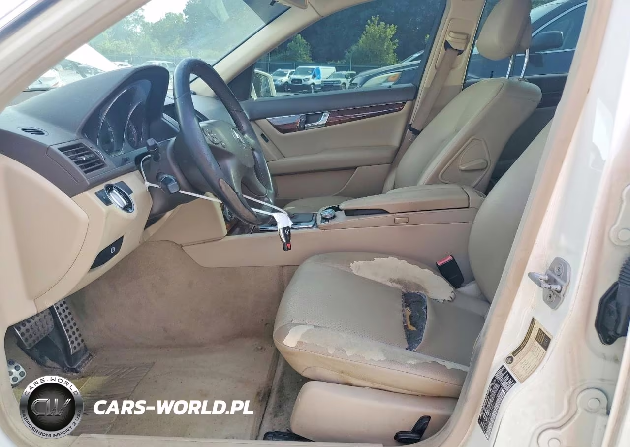2011 Mercedes-Benz C 300 VIN:WDDGF5EBXBA509021 - 7