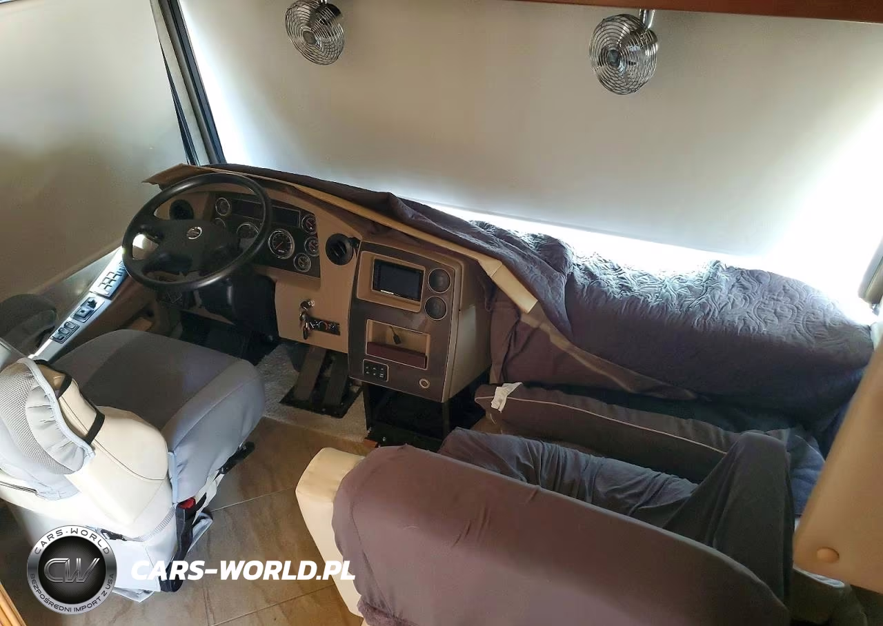2016 Winn Motorhome VIN:4UZAAJDT2GCHK6350 - 5
