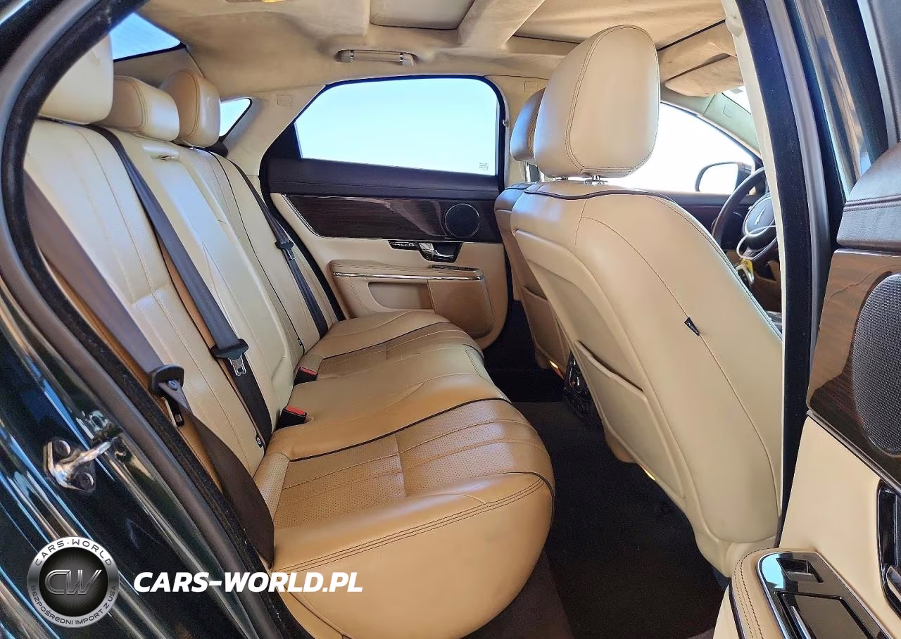2011 Jaguar Xj VIN:SAJWA1CB1BLV17837 - 10
