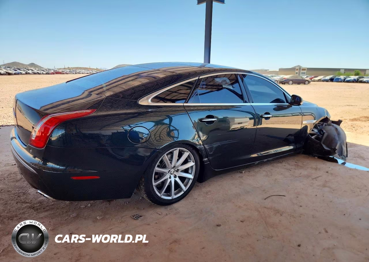 2011 Jaguar Xj VIN:SAJWA1CB1BLV17837 - 3