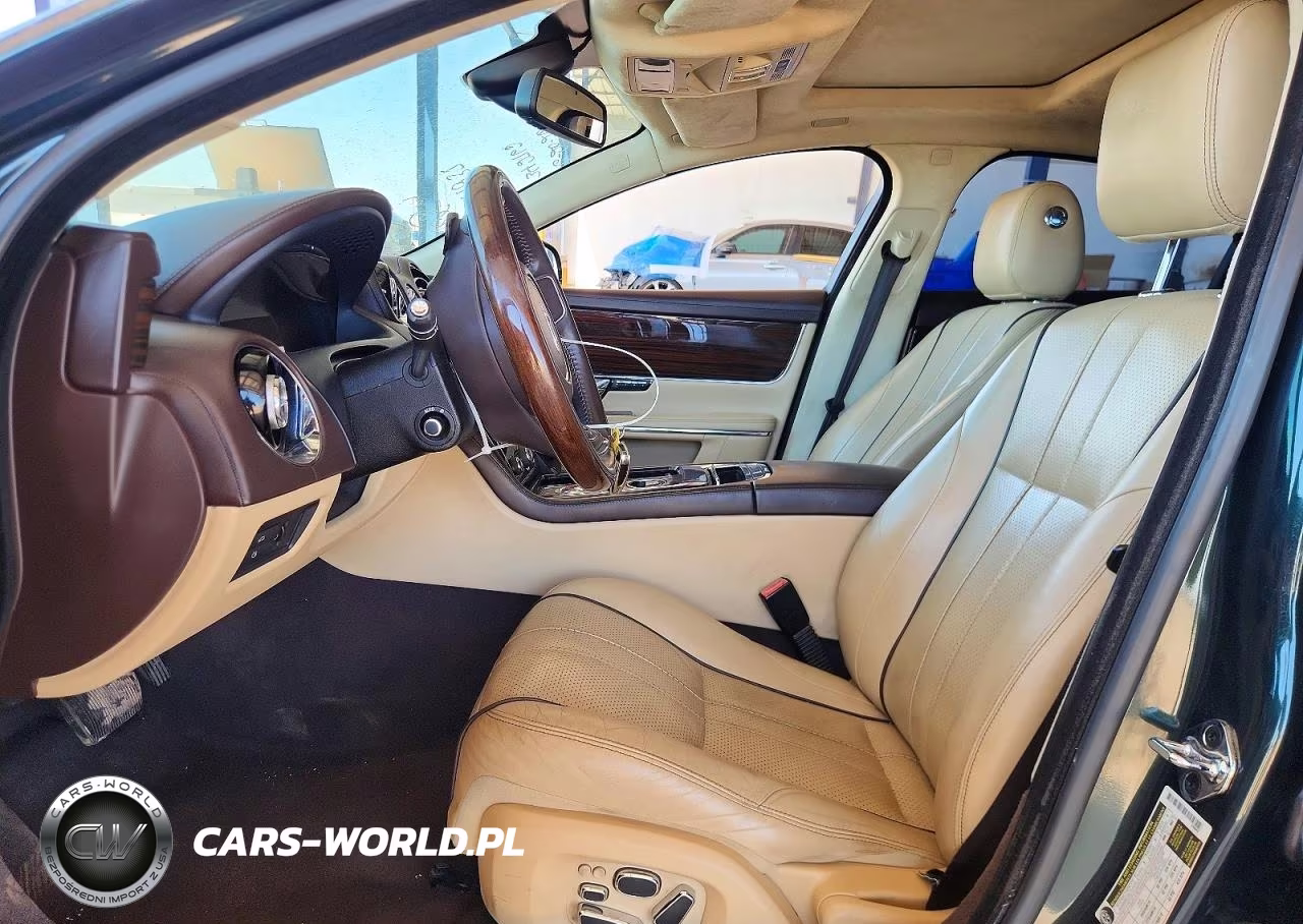 2011 Jaguar Xj VIN:SAJWA1CB1BLV17837 - 7