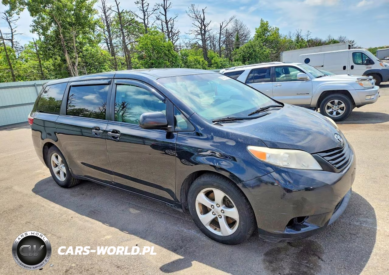 2017 Toyota Sienna L 7-Passenger VIN:5TDZZ3DC7HS836738 - 4