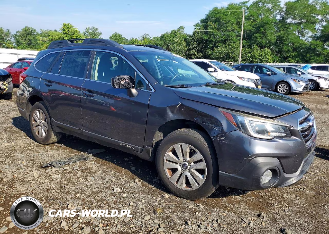 2019 Subaru Outback 2.5I Premium VIN:4S4BSAFC6K3272110 - 4