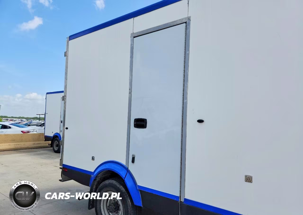 2023 Ford E350 Refrigerated Box Truck VIN:1FDWE3FK3PDD00801 - 11