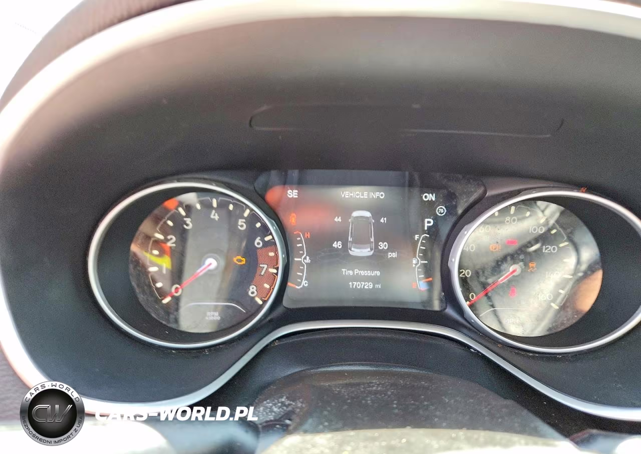 2019 Jeep Compass Latitude VIN:3C4NJCBB5KT833110 - 9