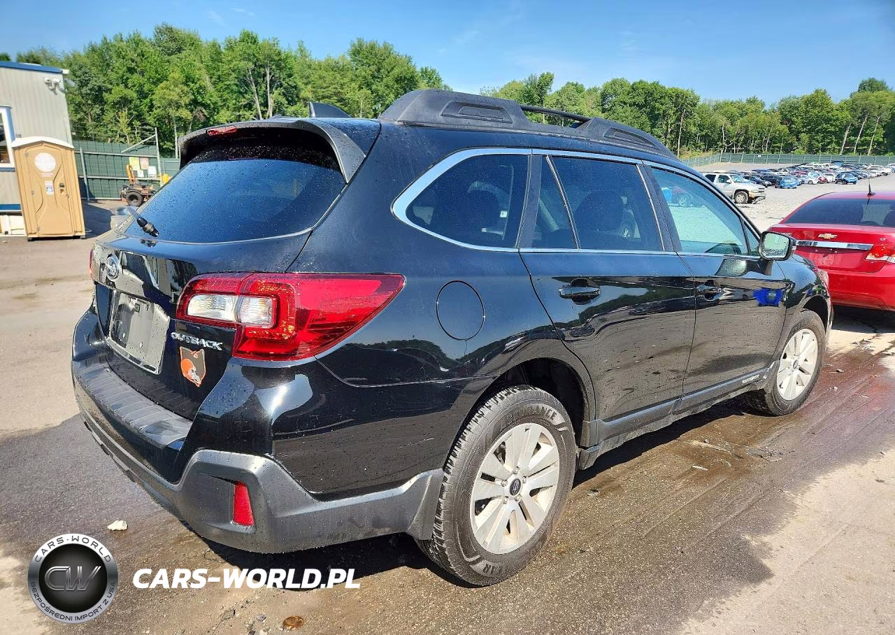 2019 Subaru Outback 2.5I Premium VIN:4S4BSAHC3K3264723 - 3