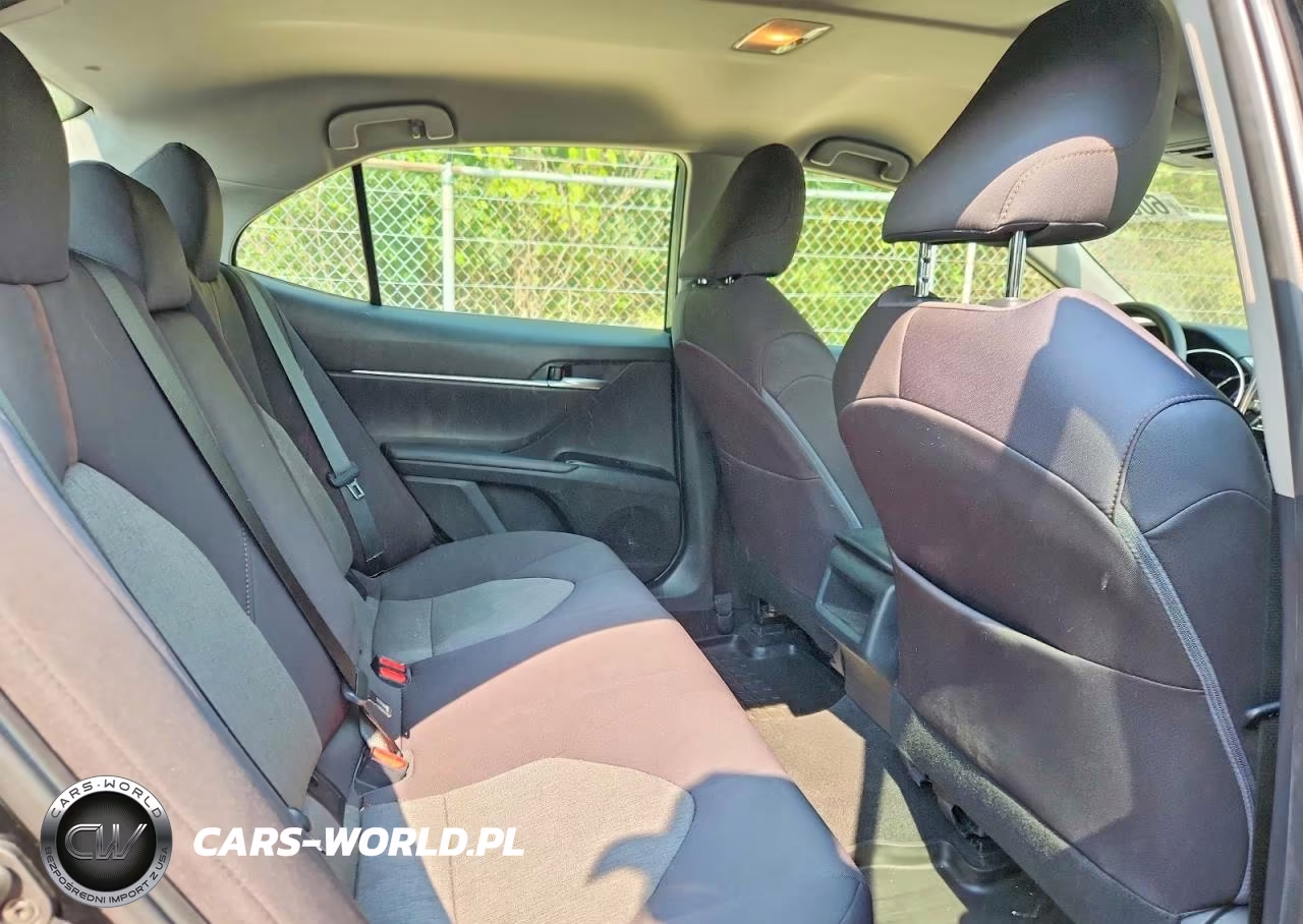 2019 Toyota Camry Le VIN:4T1B11HK0KU176426 - 10