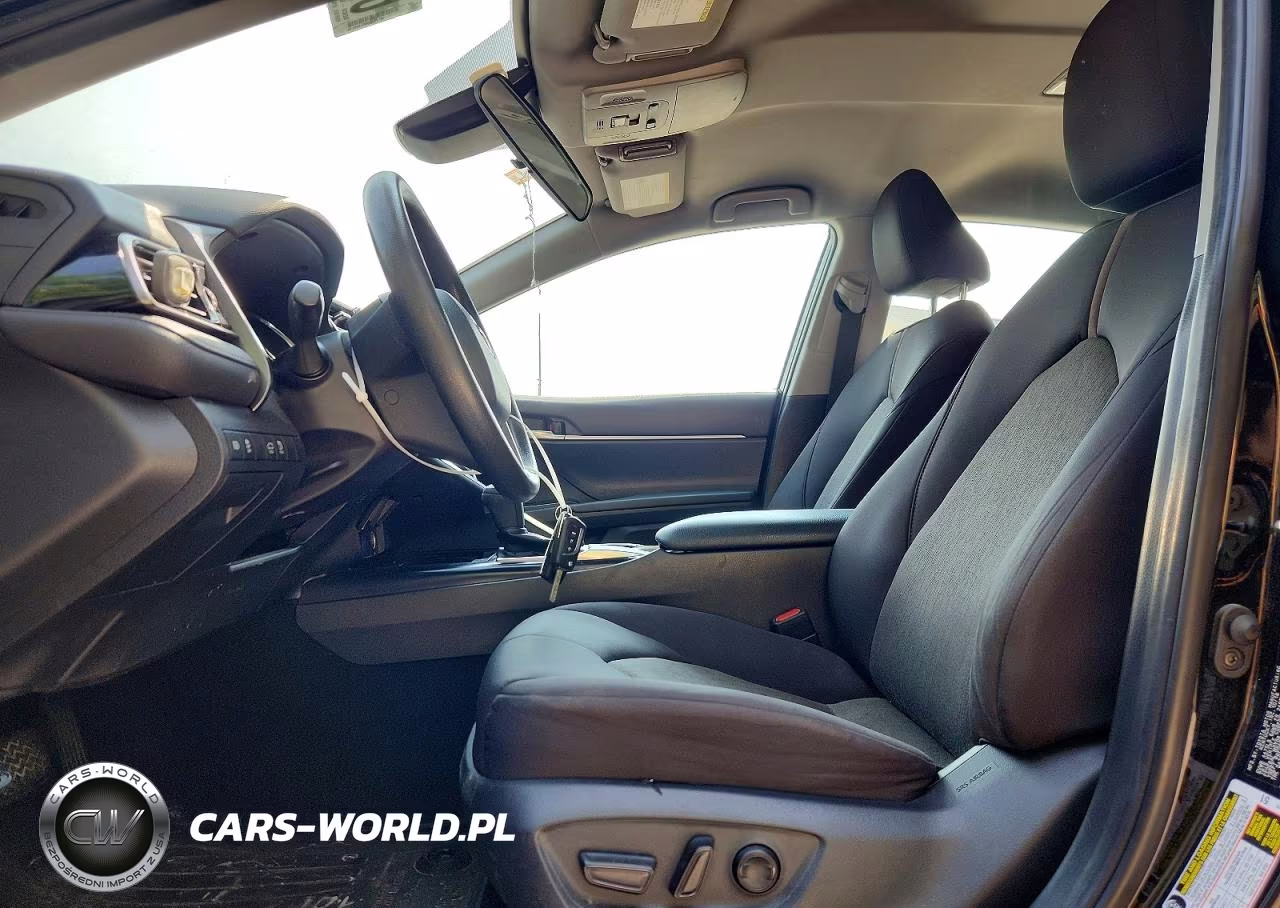 2019 Toyota Camry Le VIN:4T1B11HK0KU176426 - 7