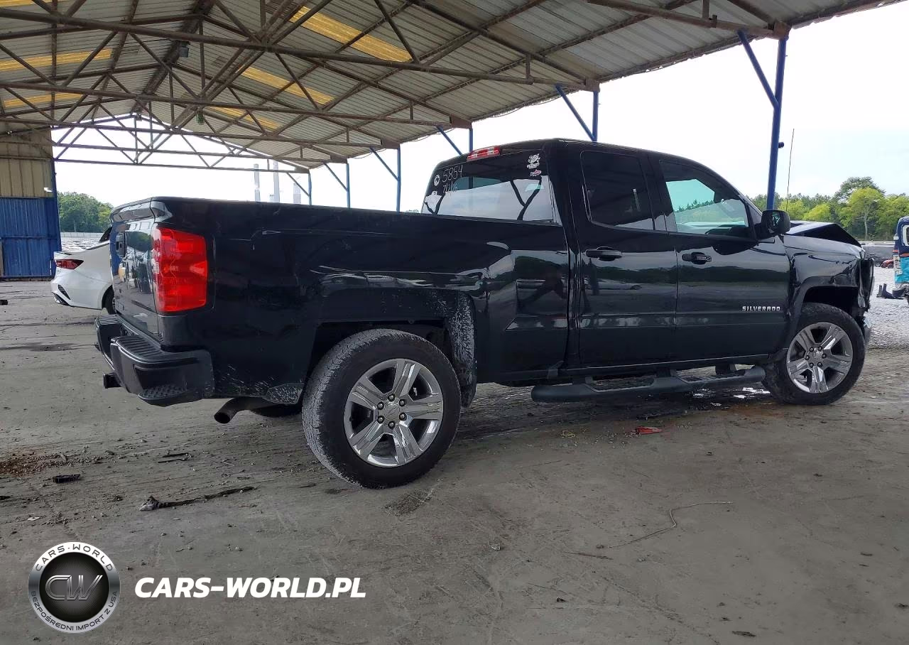 2018 Chevrolet Silverado C1500 Custom VIN:1GCRCPEC7JZ245854 - 3