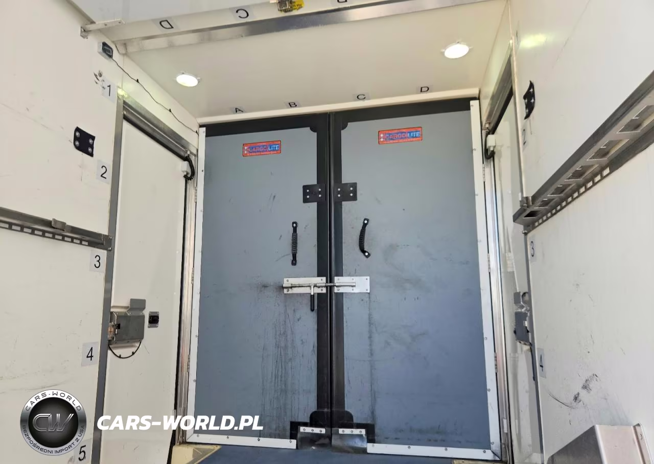 2023 Ford E350 Refrigerated Box Truck VIN:1FDWE3FK4PDD00838 - 10