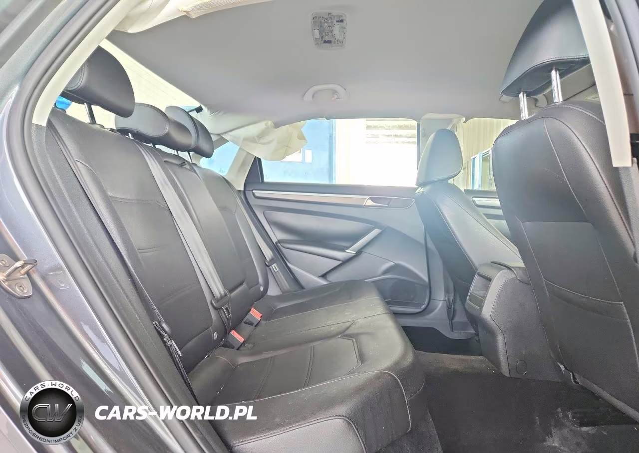 2018 Volkswagen Passat S VIN:1VWAA7A39JC027245 - 10
