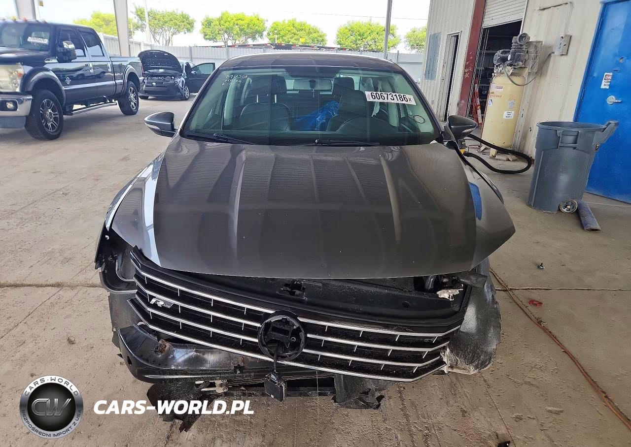 2018 Volkswagen Passat S VIN:1VWAA7A39JC027245 - 5