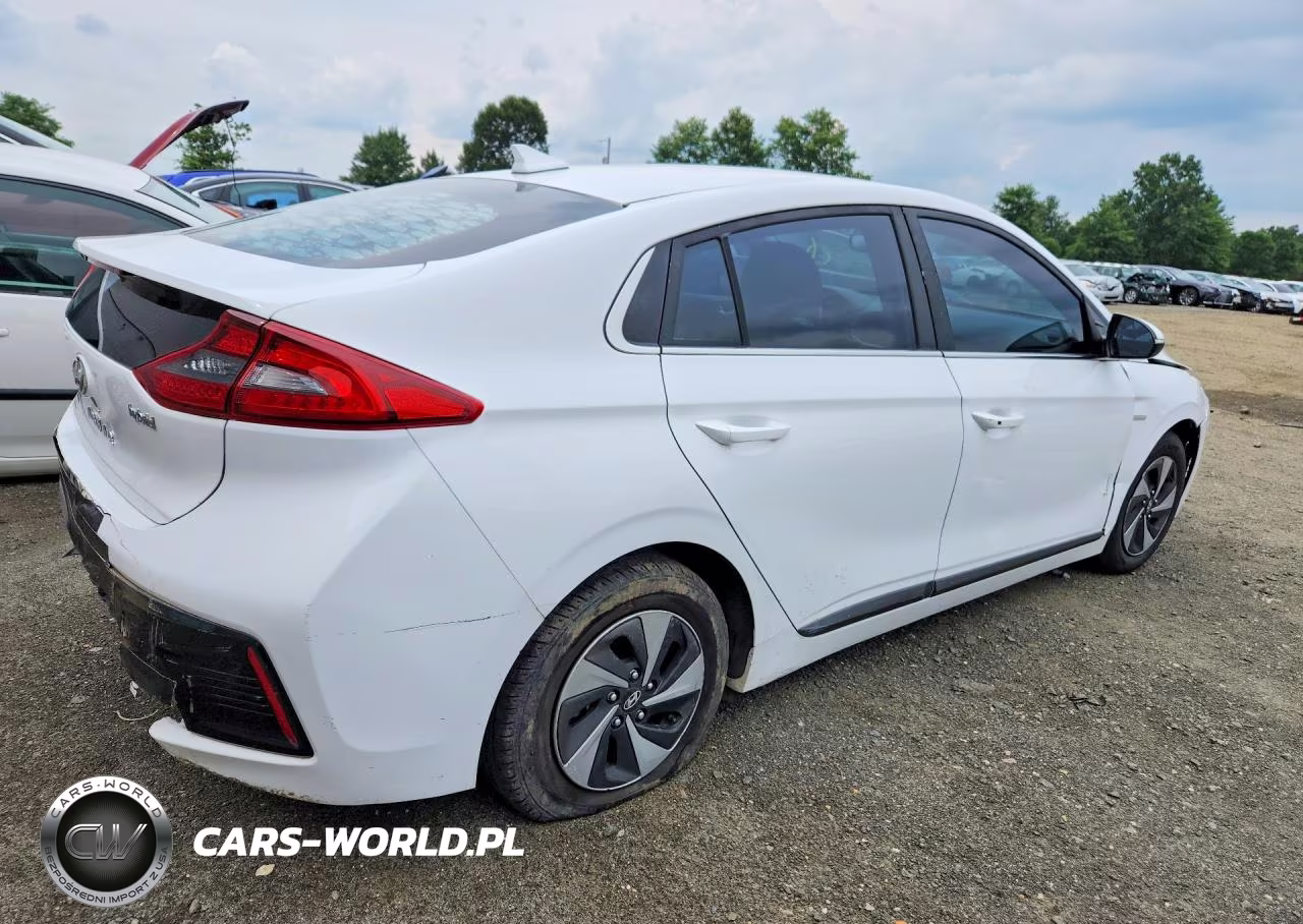 2017 Hyundai Ioniq Sel VIN:KMHC75LC1HU048327 - 3