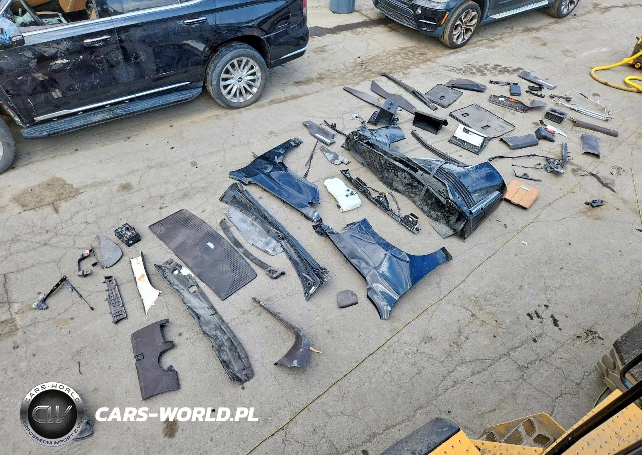 2022 Cadillac Escalade Premium Luxury VIN:1GYS4BKT9NR304246 - 13