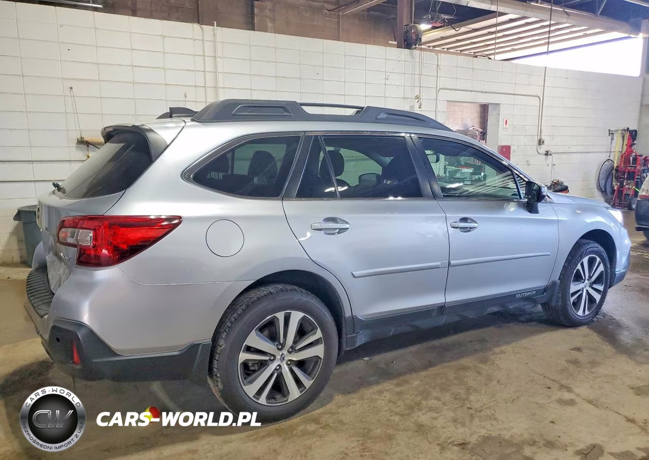 2018 Subaru Outback 3.6R Limited VIN:4S4BSENC4J3394732 - 3