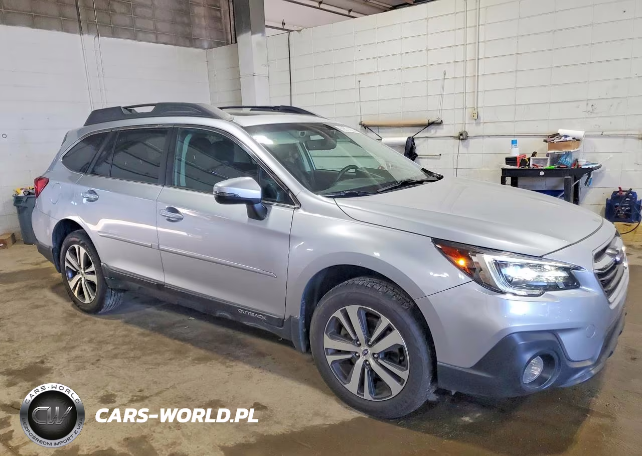 2018 Subaru Outback 3.6R Limited VIN:4S4BSENC4J3394732 - 4