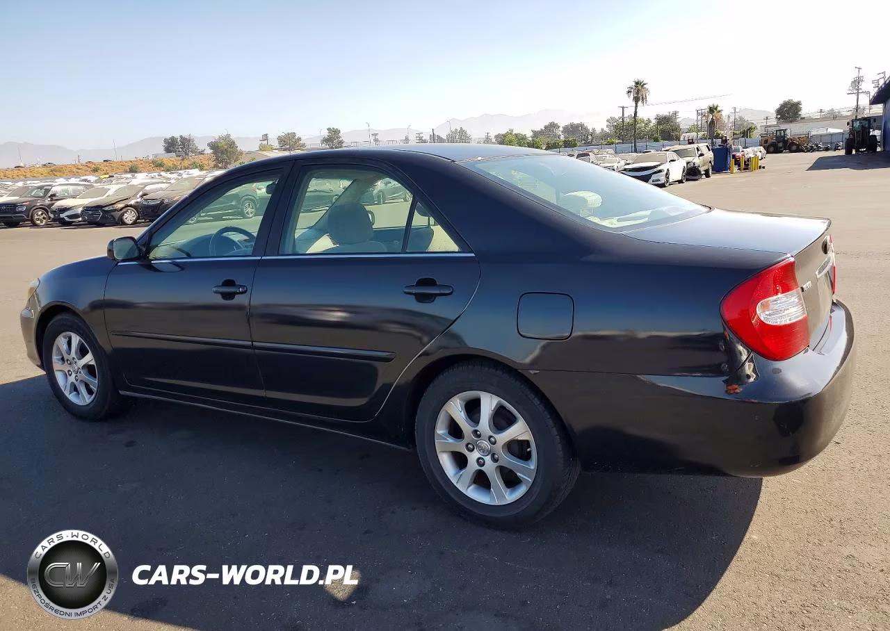 2004 Toyota Camry Le VIN:JTDBE30K140279025 - 2