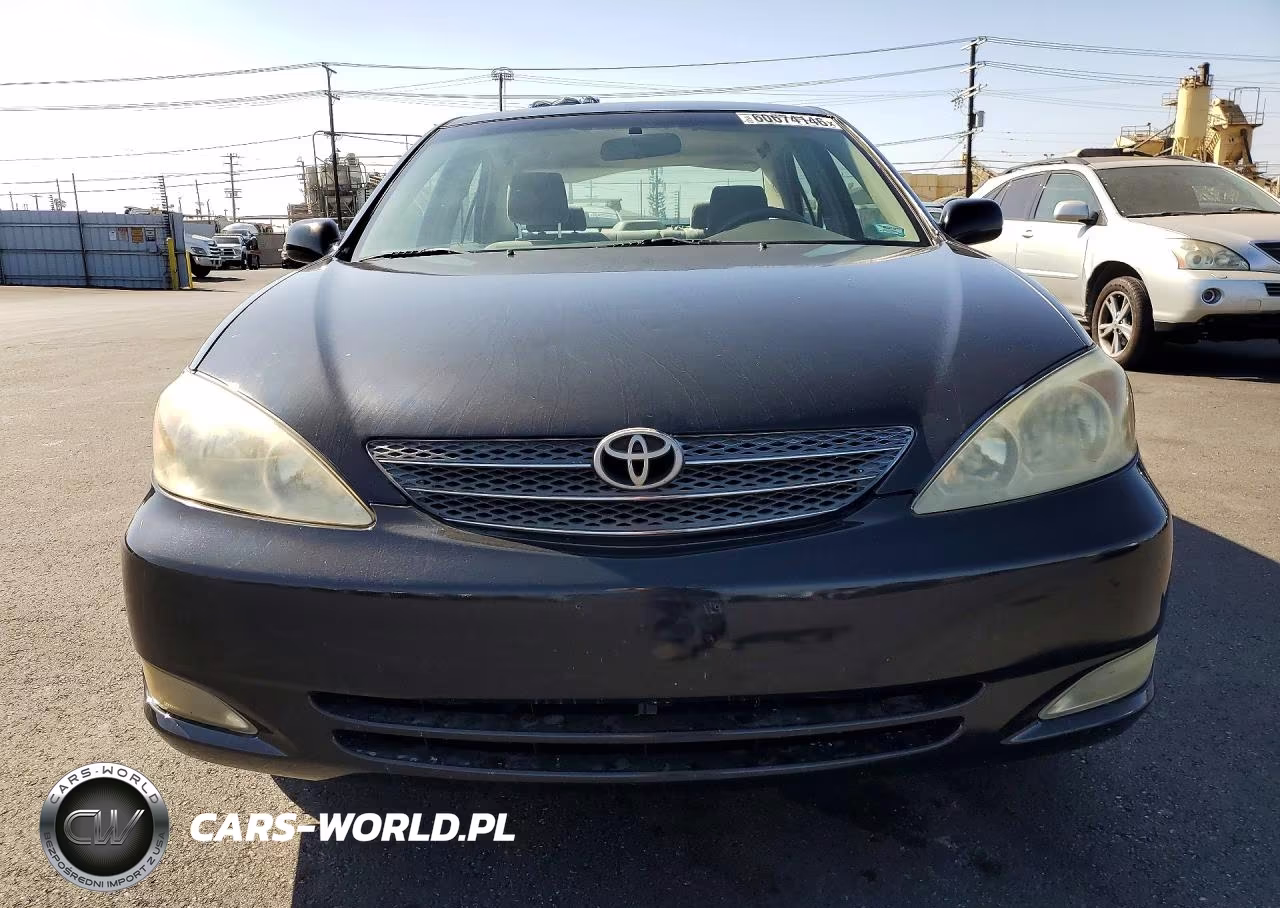 2004 Toyota Camry Le VIN:JTDBE30K140279025 - 5