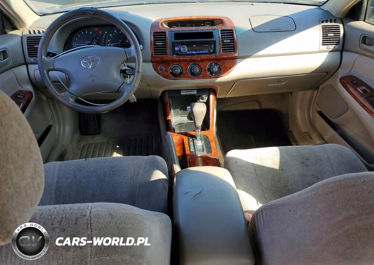 2004 Toyota Camry Le VIN:JTDBE30K140279025 - 8
