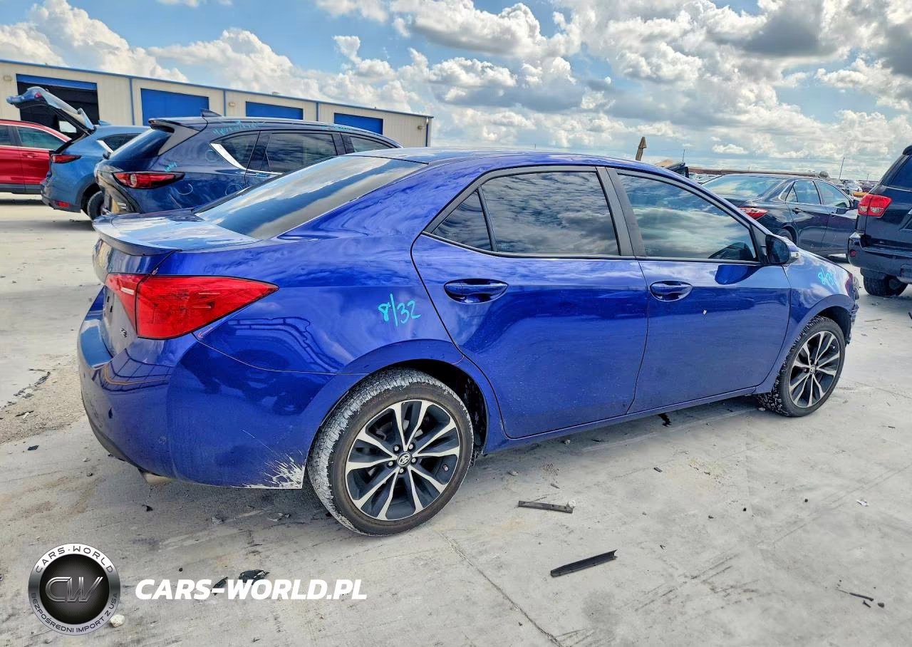 2018 Toyota Corolla Se VIN:5YFBURHE6JP791711 - 3