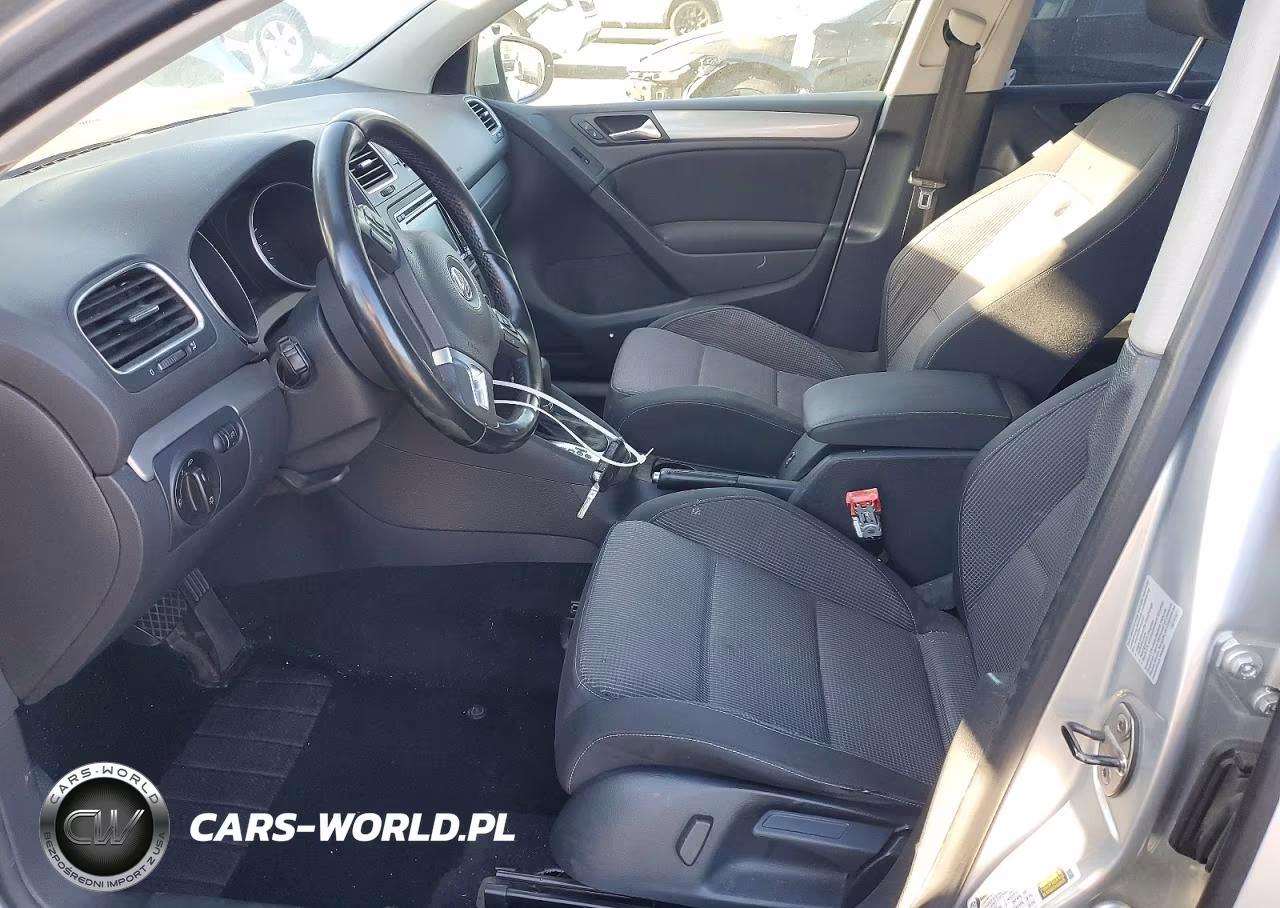 2010 Volkswagen Golf VIN:WVWDM7AJXAW328644 - 7