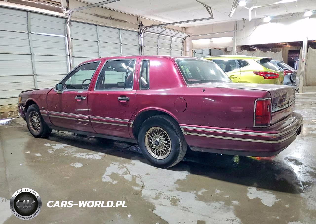 1992 Lincoln Town Car Executive VIN:1LNLM81W6NY630676 - 2